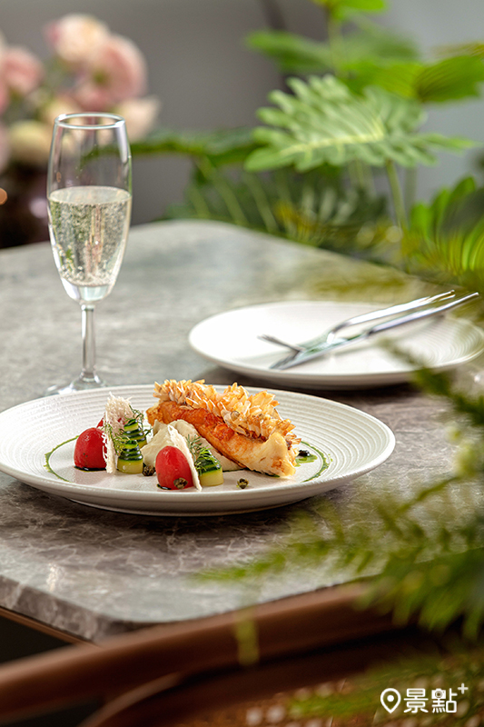 甘鯛立鱗燒 580元。