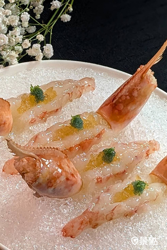 個頭碩大、色澤鮮美的生醉海蝦選用每日來自宜蘭大溪漁港的現流海蝦。