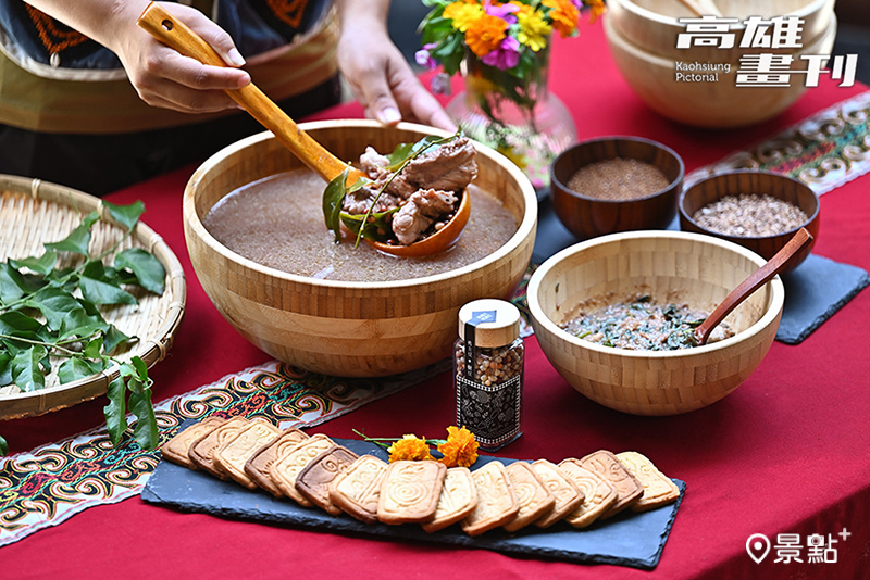 餐桌上的每一道料理，都是部落生活的縮影，盛放滿滿的美食與歷史文化。