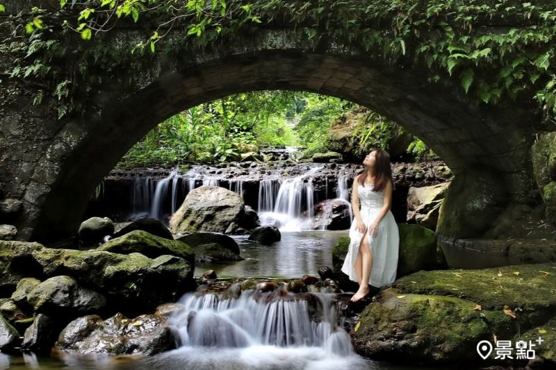 豐鄉瀑布拱型糯米橋場景十分有意境，吸引人前往取景。（圖／meow_hm_a1522c2418）