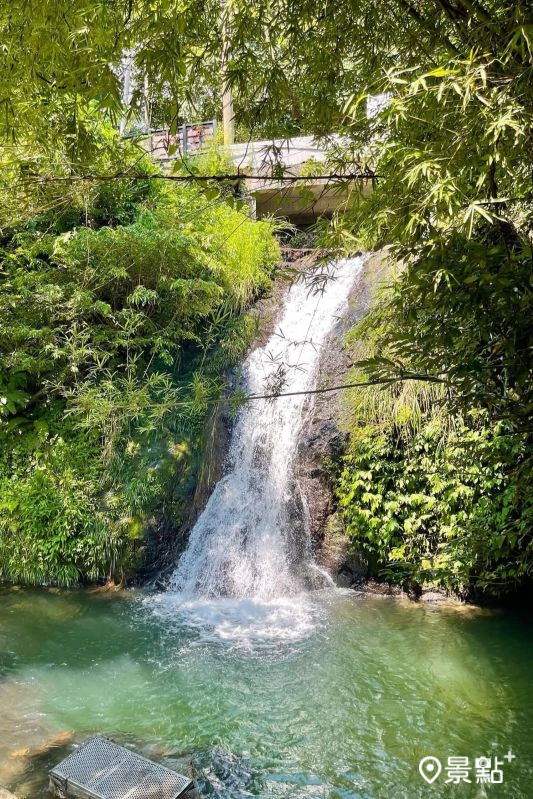 豐鄉瀑布高度約10公尺，又稱「小瀑布」。（圖／dennisyu1101）