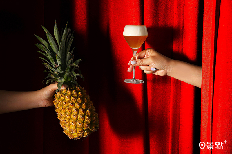 「LIQUID PINEAPPLE CAKE」是款洋溢熱帶風情的創意調酒。