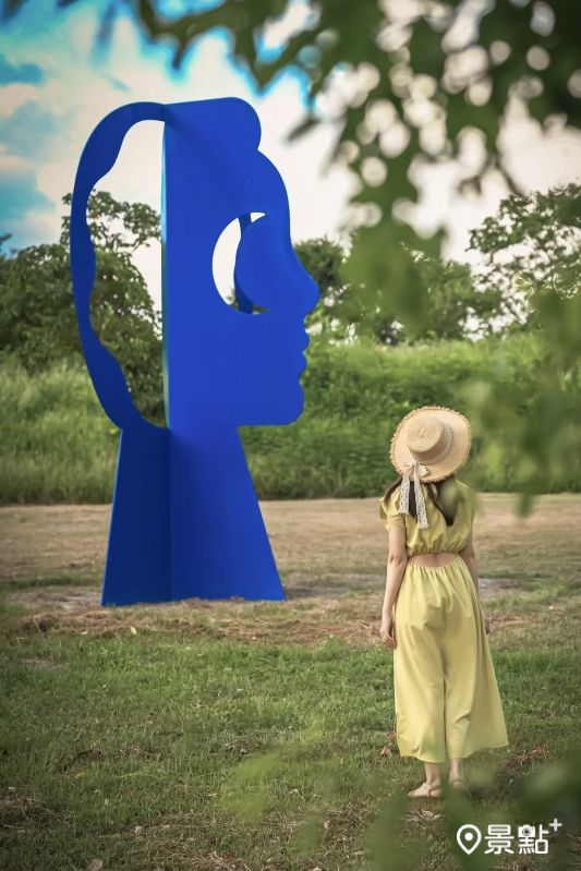 《 Visages bleus / Blue faces 》。