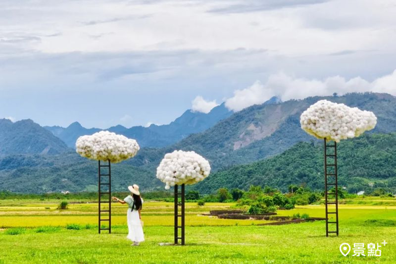 位於花蓮東里鐵馬驛站的2024年作品 《 飄飄雲朵 》。（圖／nikopapa9）