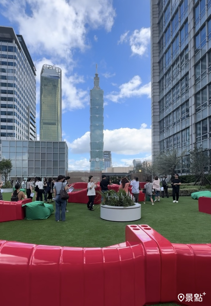 7樓露天戶外座位區。