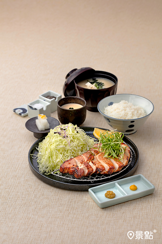 人氣推薦｜蔥薑燒里肌定食360元。