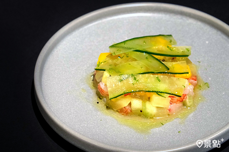 胭脂蝦水果塔塔 每份260元。