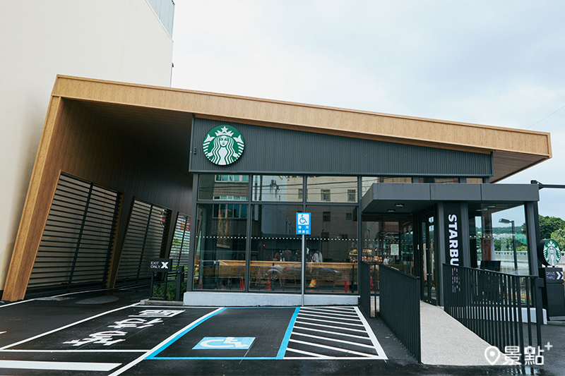星巴克特色獨棟車道門市+2！藺織工藝與棒球文化意象兩大建築新開幕