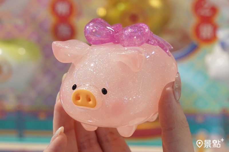 豬光閃閃吊卡。