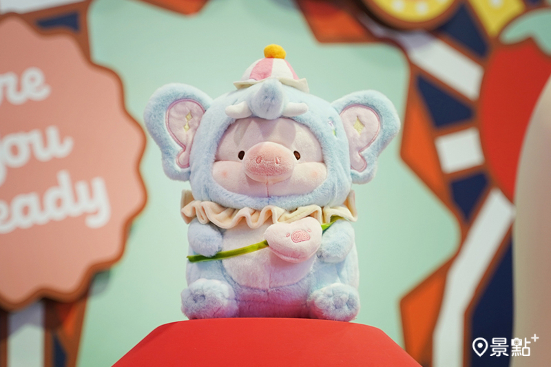 繽紛樂園系列週邊 溫柔大象Lu毛絨公仔。