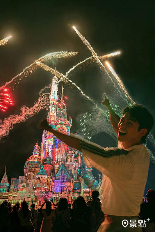 壓軸的夜晚演出「迪士尼星夢光影之旅：星空派對」。