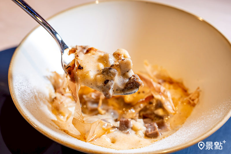 《隱藏在地平線之下》燉牛頰 / 馬鈴薯巴菲。