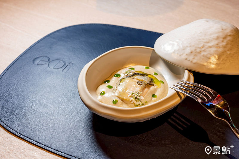 《浪來前的靜默》北海道厚岸生蠔 / 綠豆沙 / 椰奶。