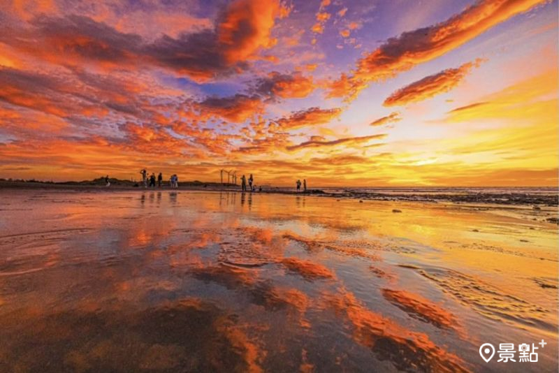 於「許厝港濕地」拍攝的火燒雲美景。（圖／pho_traveler_joe）