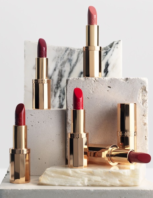 Celine柔緞唇膏。