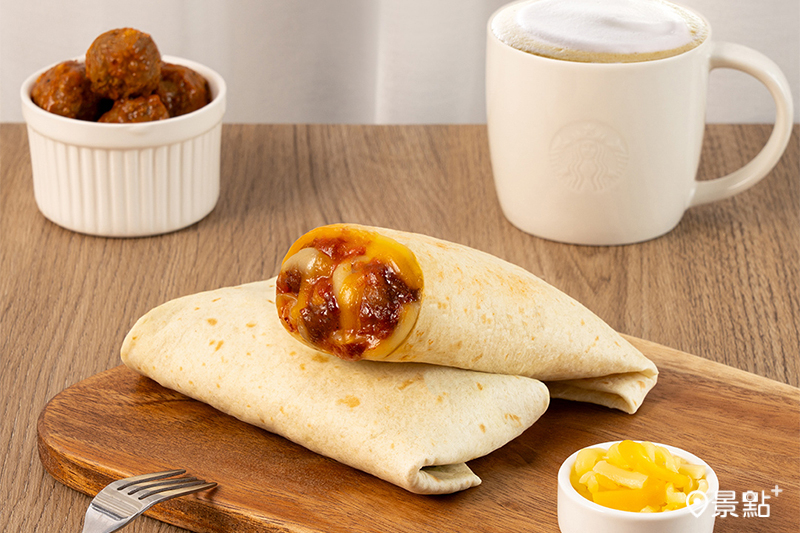 茄汁牛肉丸起司捲餅。