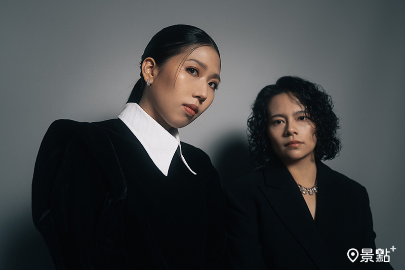 「跨夜相伴24小時」企劃特邀電氣民謠組合「凹與山」現場表演。