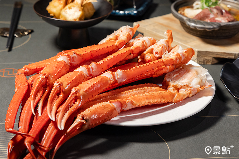 9月30日前信義店、天母店及微風店三間門市，於平假日下午餐推出雪蟹腳無限享用。