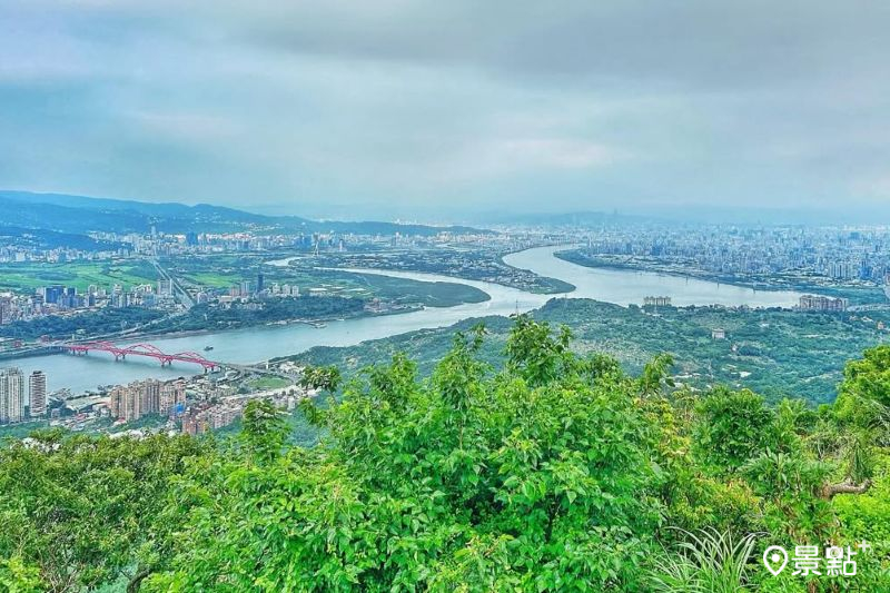 180度滿版市景美拍秘境＋1！最快登頂步道路線新手必收