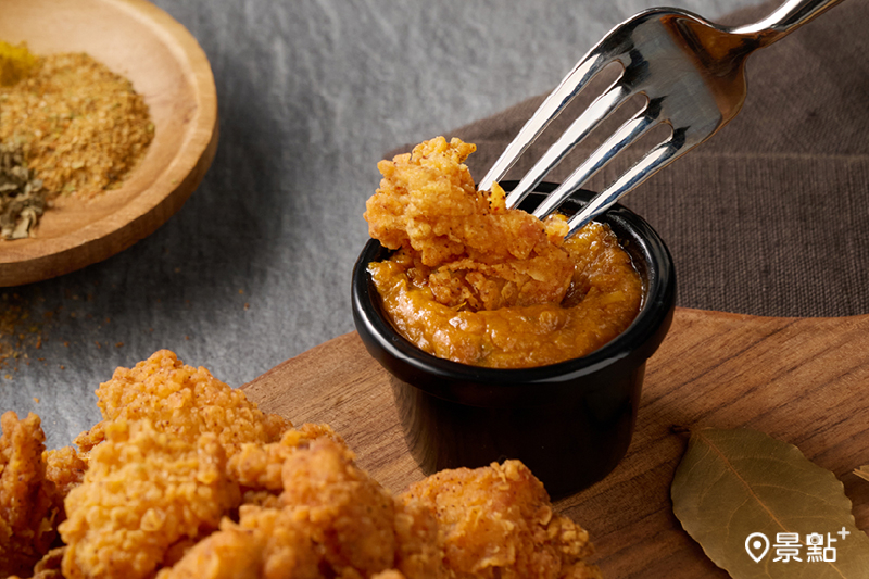 咖哩炸雞買一送一只要165元。