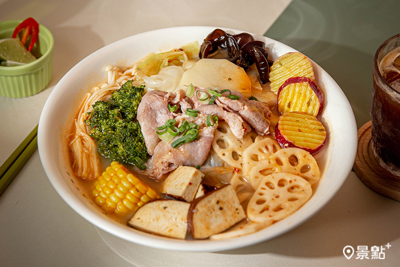 越式最青檸口味搭配「就是211餐盤套餐」。新聞稿圖說08_義式紅番茄口味搭配「只想當仙女套餐」