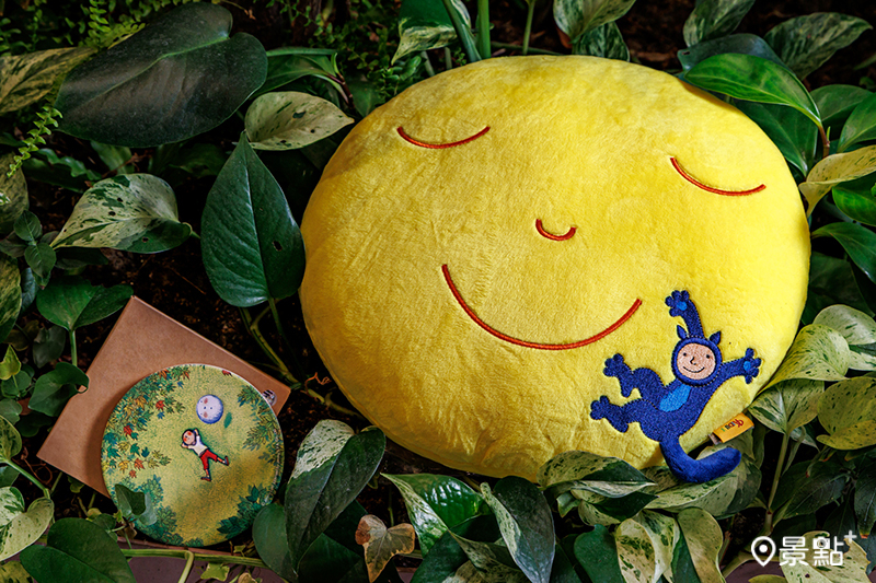 10/6限定一日黑卡滿3,600元再加贈幾米月亮微笑圓型抱枕。