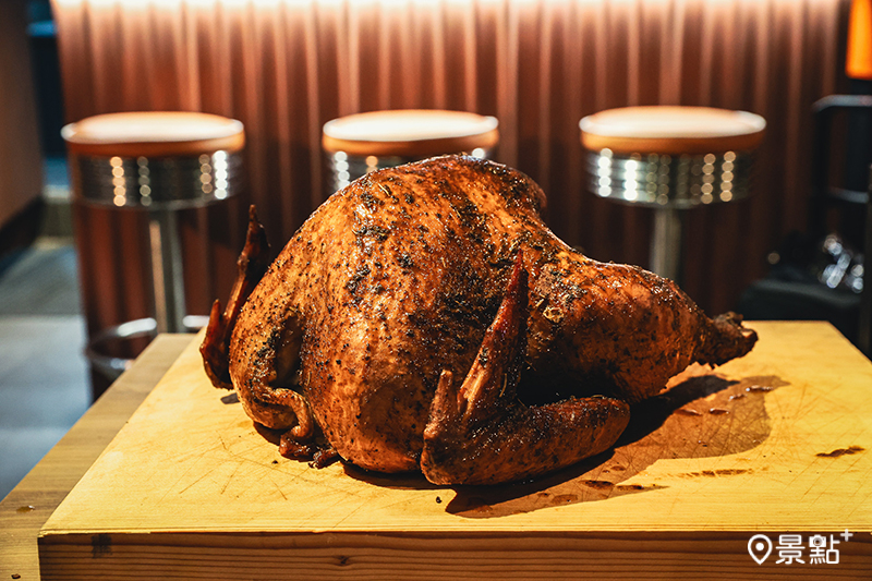 感恩節煙燻火雞。