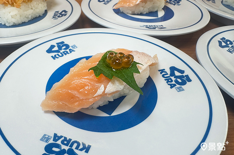 鮭魚肚佐鮭魚卵（一貫）。