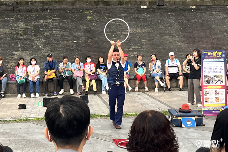 親子同遊碧潭，感受街頭藝術魅力。(照片為2024年活動照片)