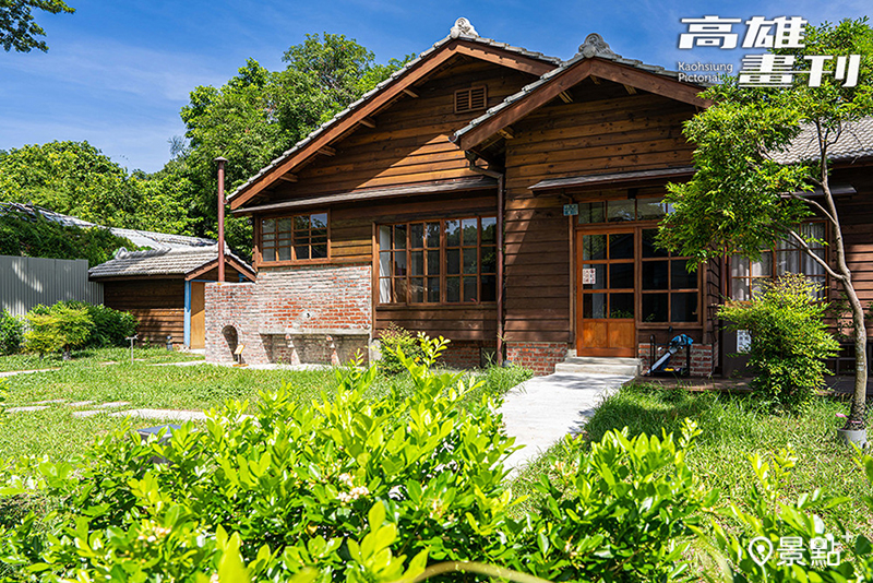 六燃丁種宿舍屬於雙併格局，為高雄市定古蹟，於今年修復開放。