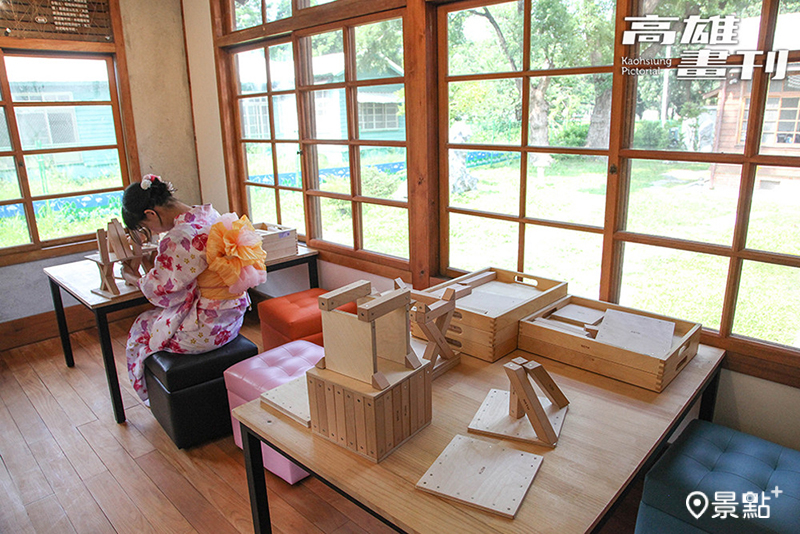 突出於庭院的書齋是過去員工自行擴建，現規劃為手作課程的體驗展示區。