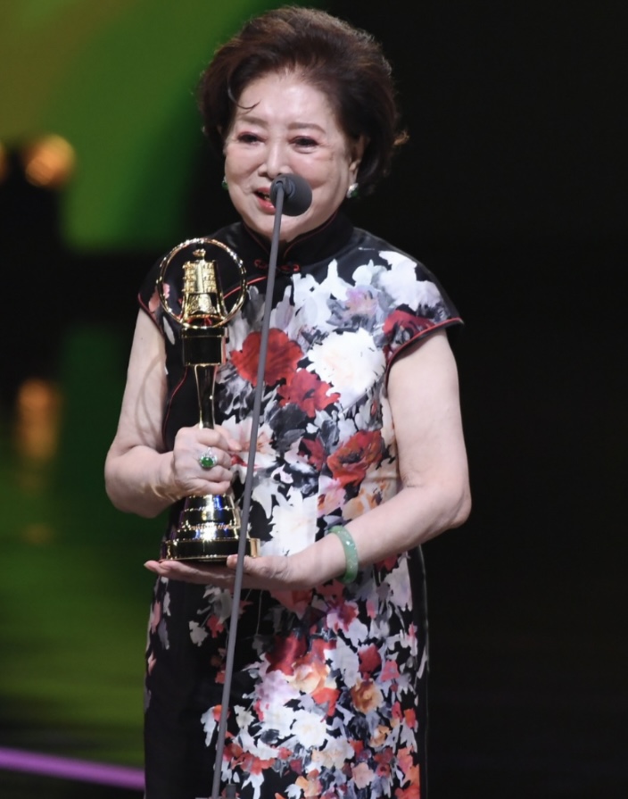 86歲陳淑芳獲得特別貢獻獎，她的演藝資歷為68年。