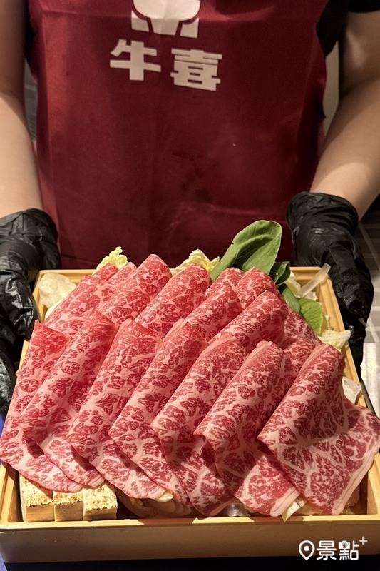 牛喜主打滋味濃郁的關西風和牛壽喜燒。