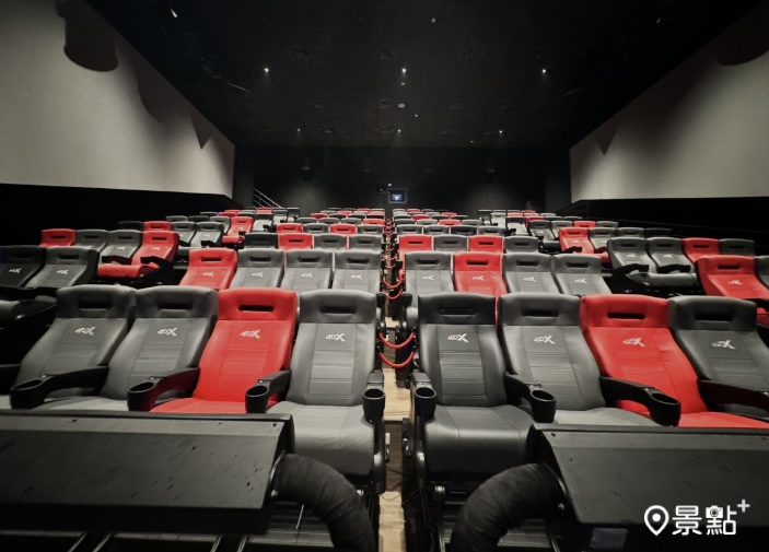 ULTRA4DX影廳廳內空間與座椅樣式。