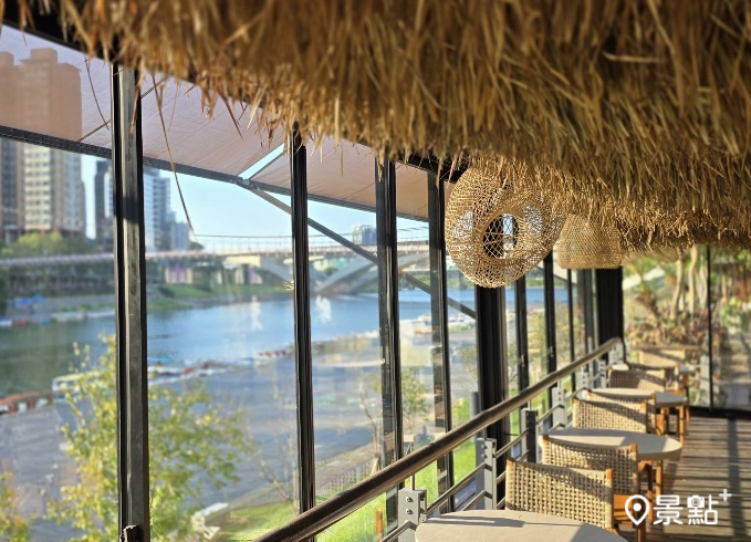 活動開幕首晚有煙火秀。