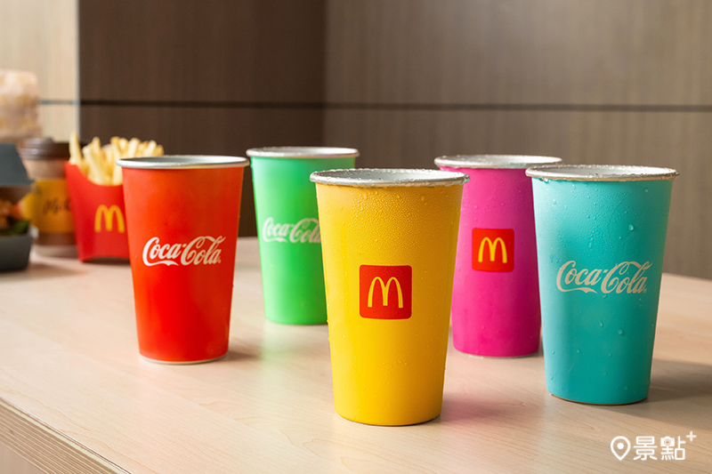 麥當勞歡樂送限定！購買炸蝦天婦羅系列套餐或任一分享餐，即可加價39元購買可口可樂®酷彩變色杯。