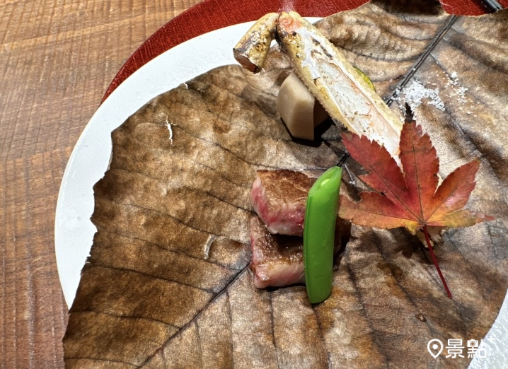 和牛松葉蟹朴葉燒。