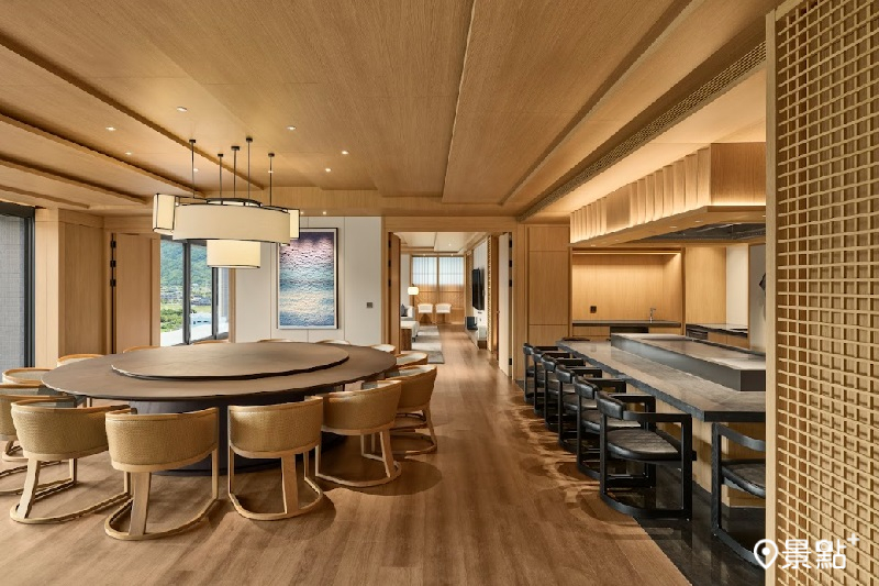 總統套房裡頭配備有鐵板燒餐檯。