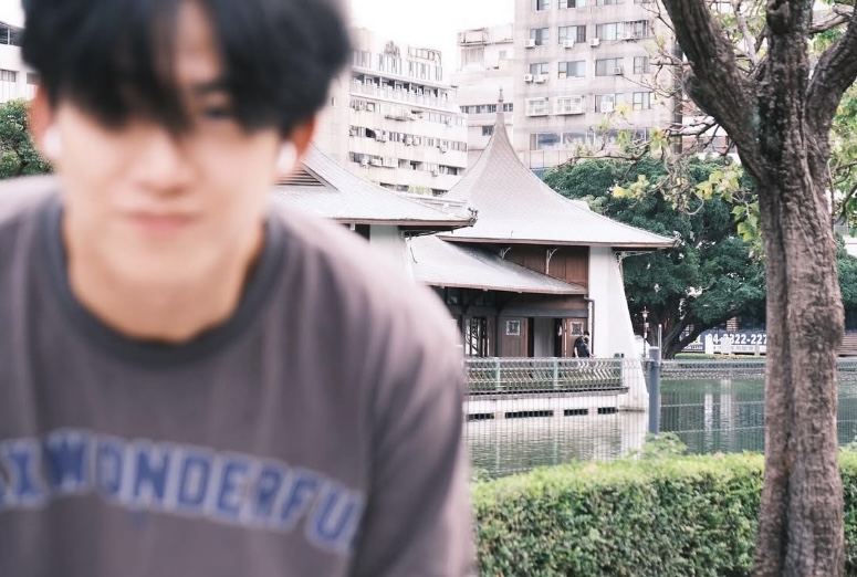 玉澤演在自己的個人Instagram分享於台中公園的攝影照片。