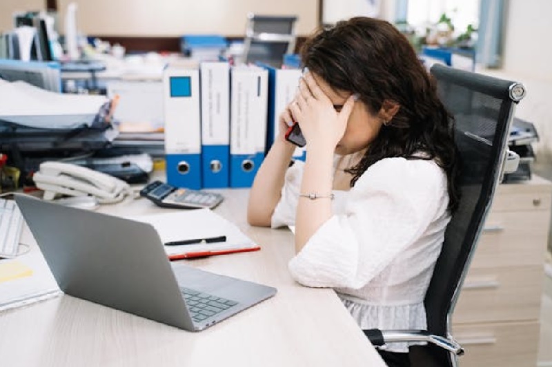 上班族向心力越來越差嗎？「向心力：留住好人才、帶出好團隊、創造好績效的實戰指南」帶你一起解決問題。(圖／Pexels ）