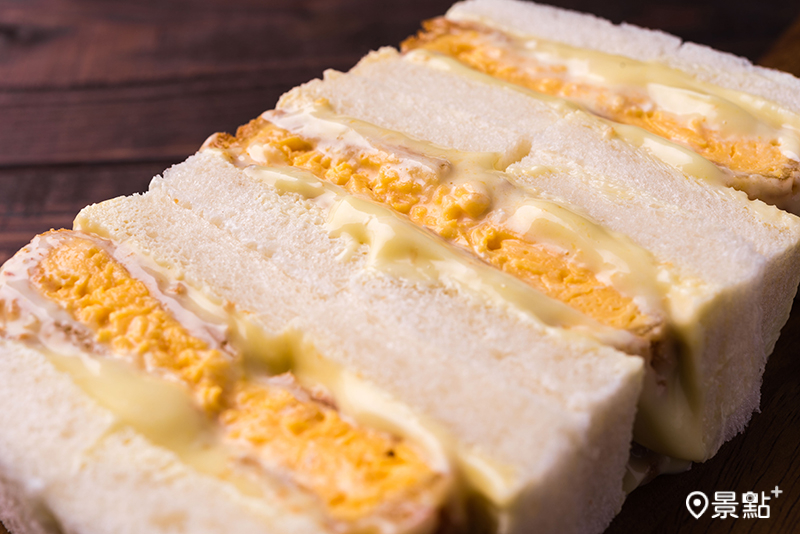 香酥滑嫩玉子磚三明治。