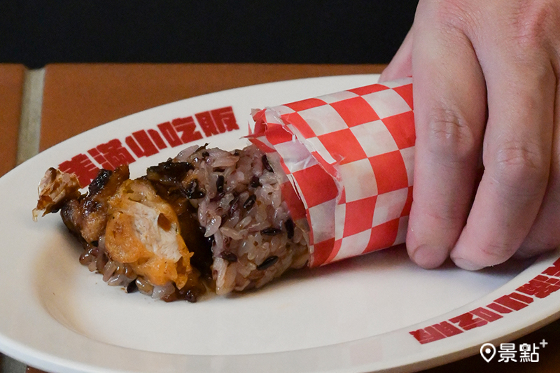 招牌蜜香辣味BBQ炸雞飯捲。