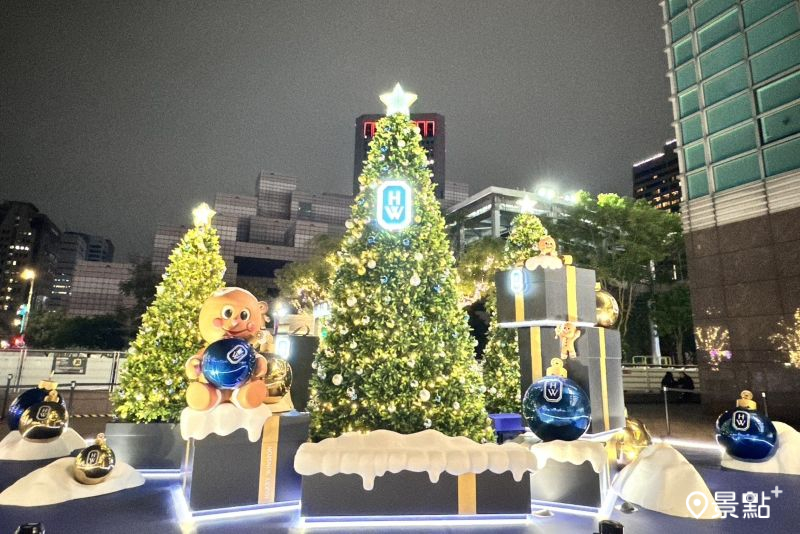 台北101信義路側大門的HW聖誕樹造景。（圖／景點+ 張盈盈）