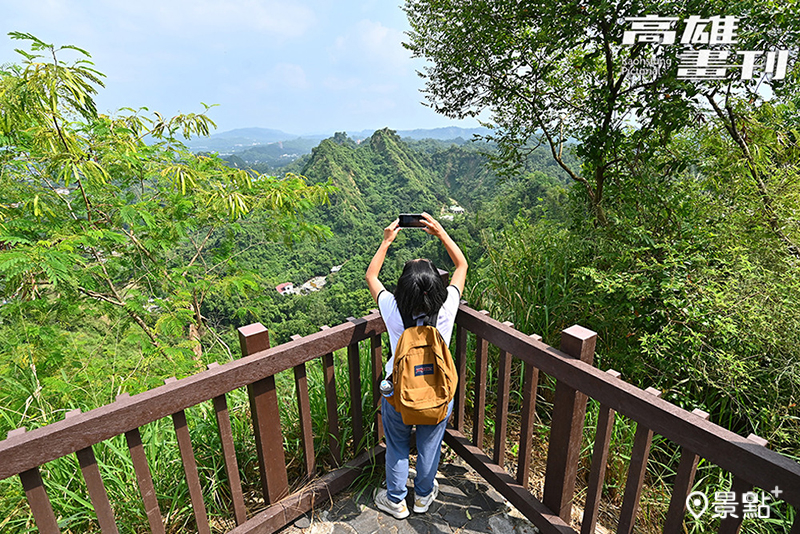 大社觀音山步道平緩好走，沿途綠意相伴，登頂後更能飽覽高雄的遼闊景致。