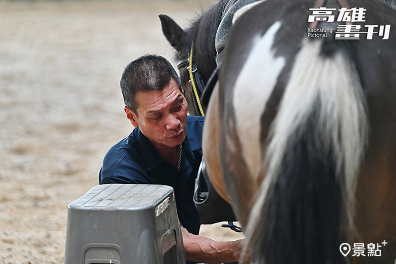 觀音山馬術中心總經理胡耀仁退伍後便踏入專業馬術運動領域，30多年來熱情不減。