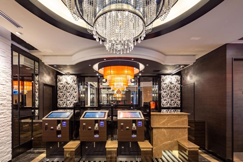 APA旅館大廳接待櫃台處就有自助 check-in 機。