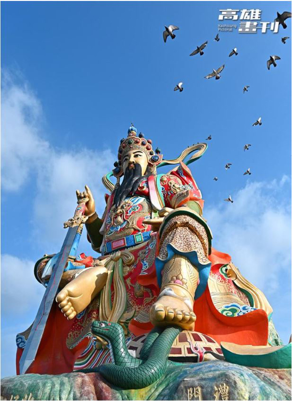 北極玄天上帝神像高達75公尺，威風凜凜。(攝影/Carter)