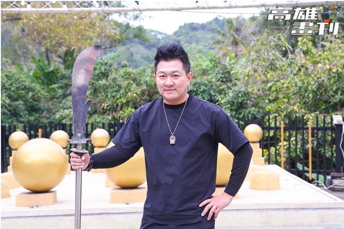 振宗藝術團團長方宗寅是土生土長的內門人，年紀輕輕便成立臺灣第一組女子八家將。(攝影/李瑰嫻)