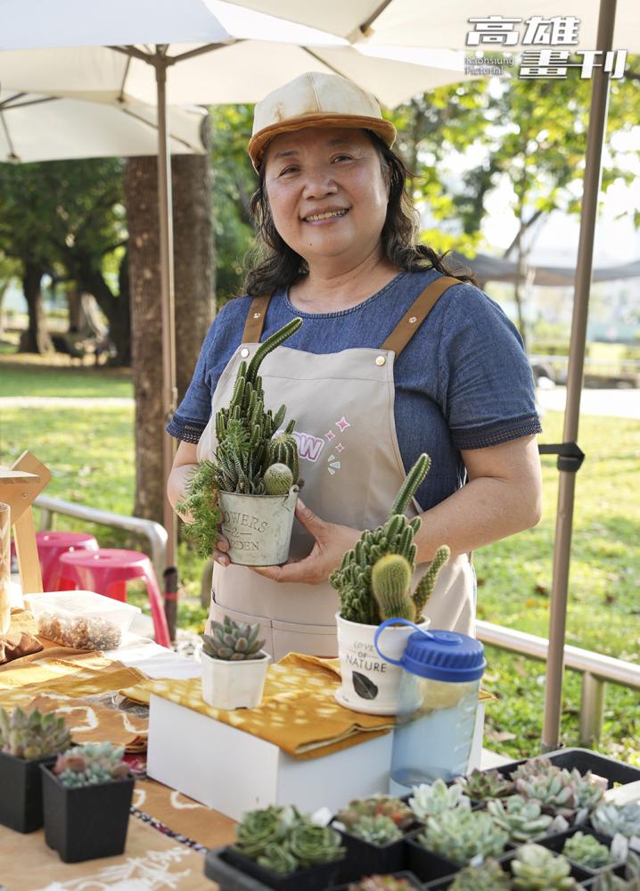 「小茱養多肉」的李劉明珠表示，以前多肉植物多贈送親友，現在明白創業必須懂得算成本，讓自己的勞動獲得合理回報。(攝影/Cindy Lee)