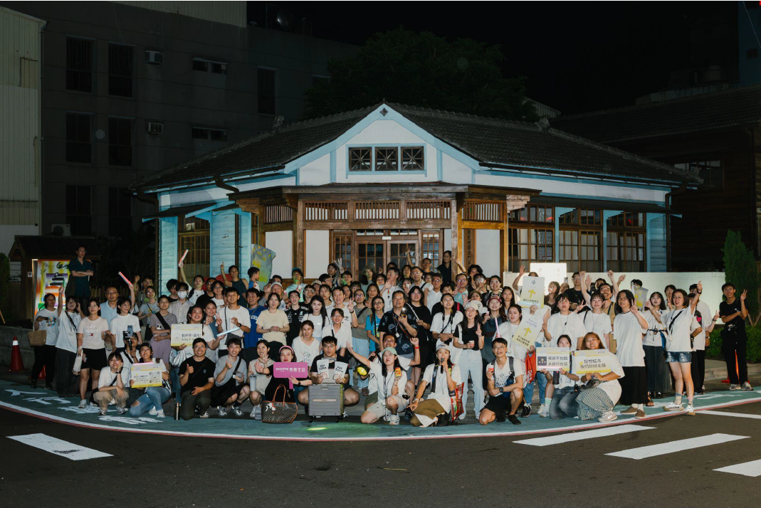 《森林夜遊》以「城市是森林」為想像，透過老屋、創作與人與人的連結，持續探索創意如何改變城市，讓嘉義的城市設計走向國際，也重新想像人們生活在城市的方式。
